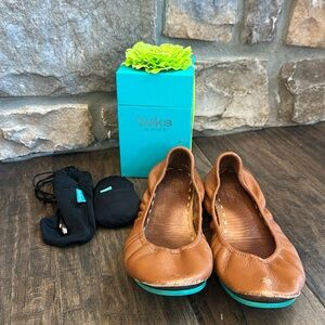 🌸GUC! Chestnut Tieks🌸